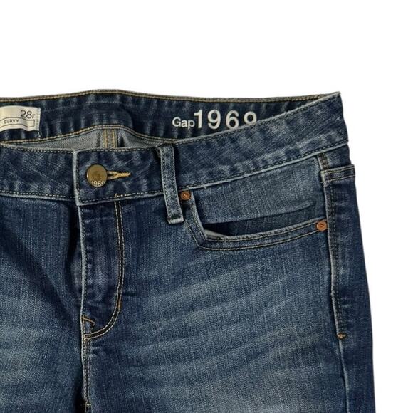 Curvy Flare Magic: Gap 1969 Blue Jeans for Effortless Vintage Vibes - Picture 3 of 7